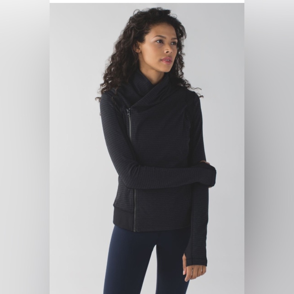 Lululemon Bhakti Yoga Jacket
Luon Pique Black Dark Slate / Black
